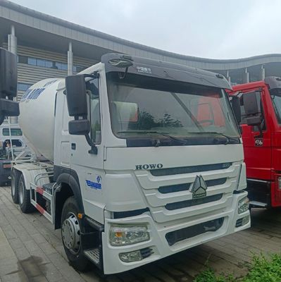 30 T Nutzlast Sinotruk Fahrwerk 380 PS Nutzbetonmischer mit hydraulischer Lenkung