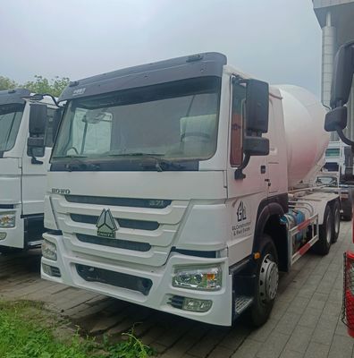 Reifen Schwerlast 12m3 Zementmischer mit Sinotruk-Chassis und Leistungshilfe