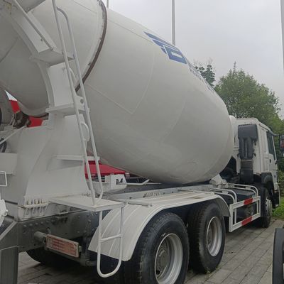 Reifen Schwerlast 12m3 Zementmischer mit Sinotruk-Chassis und Leistungshilfe