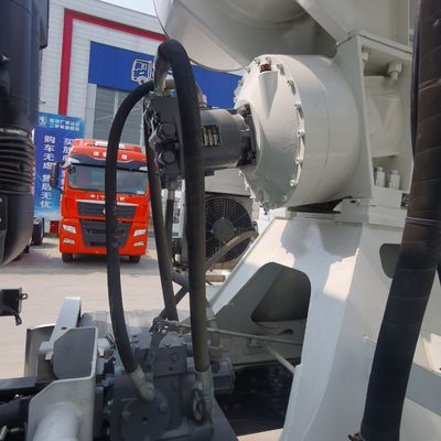 Dieselbaufahrzeug mit tragbarem Zementmischer und hydraulischem Lenksystem