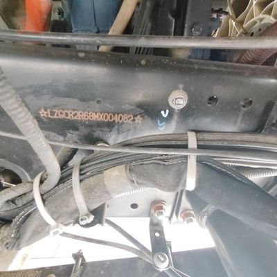 Gebrauchtes Sinotruk-Chassis Hydraulic Cement Truck für das Mischen von Dieselkraftstoff und mehr vor Ort