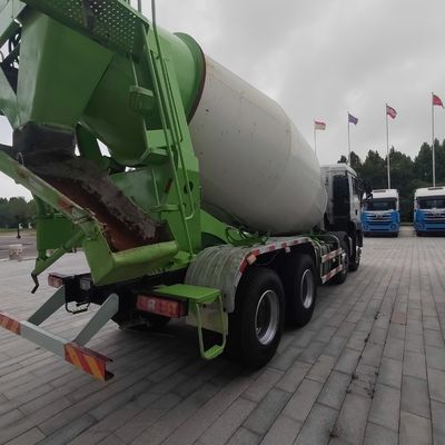 Tragbare Zementmischmaschine mit hydraulischer Steuerung und Leistungshilfe
