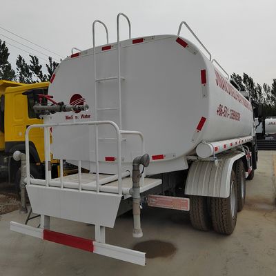 Sinotruk Chassis 20tons Gebraucht HOWO 6X4 Wasserlieferwagen Wasserbehälter Lkw mit Reifen