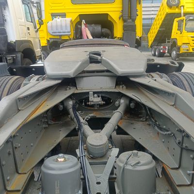 Wirtschaftlicher Antriebsrad 6×4 Diesel-Traktorkopf HOWO6X4 Trac mit erhöhtem Wirkungsgrad