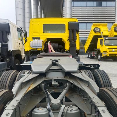 Schwerlastzünder HOWO6X4 Trac mit Fahrersitz mit Luftfederung