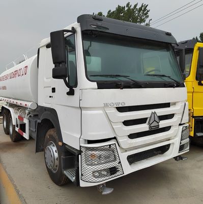 Transport HOWO Wasserlieferwagen mit Dieselkraftstoff und Frachtbox aus Kohlenstoffstahl