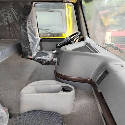 Sprühen Sinotruk HOWO 6X4 Wasserlieferwagen mit Paket Bruttogewicht 13570.000kg