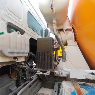 Sinotruk Truck Verkauf 6X4 Wasserlieferung Schwerlastmischer mit Handgetriebe