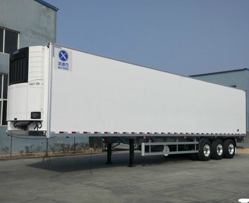 Große Lebensmitteltransporte Sinotruk Chassis Kühlanhänger 8.000kg Bruttogewicht