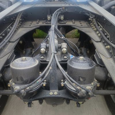 600L Kraftstoffbehälter 6X4 Diesel-Traktor-Lkw für Ferntransport und Lieferung