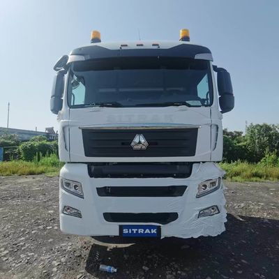 Gebrauchtes schweres Traktor mit Luftfederungssitz und 600L Kraftstoffbehälter