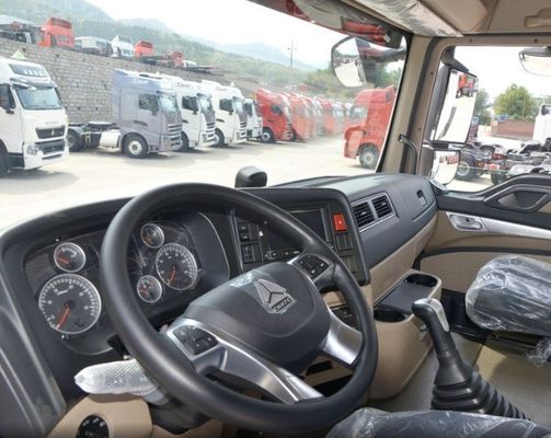 336PS Sinotruk HOWO Güterkraftfahrzeug mit ≤ 5 Sitzplätzen und erschwinglichem CNG/LNG