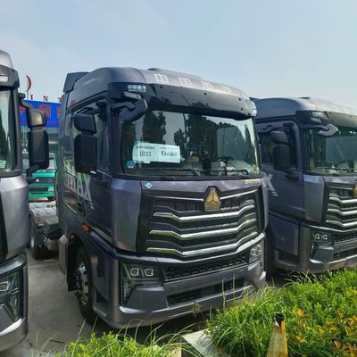 Schwerlastwagen mit automatischem Getriebe Euro6 HOWO LNG-Traktor Anhängerkopf für schwere Fahrzeuge