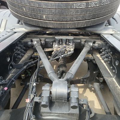 580 PS Dongfeng Tianlong 6X4 6X2 LNG-Traktions-Transportwagen mit Paketgröße 2024