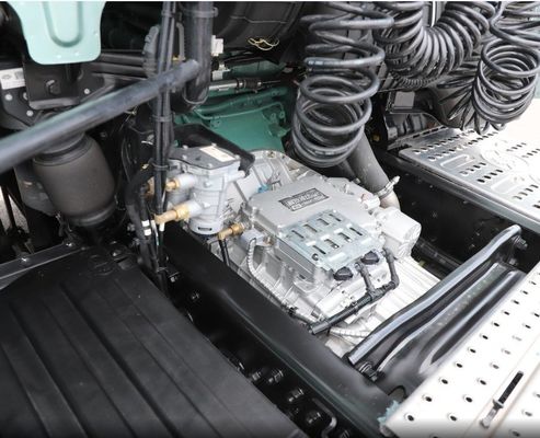 LNG und CNG FAW X6000 Traktor-Lkw mit 580 PS