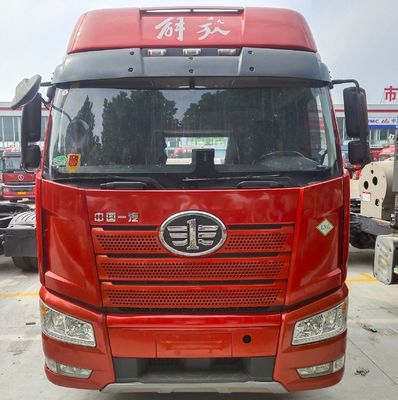 FAW Jiefang J6plng6X4 Traktor-Fahrzeuge mit Frontheben-Dumping-Typ