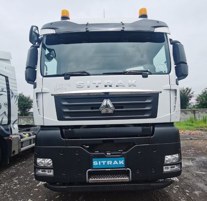 Sinotruk Sitrak Schwerlast-Tipper-Lkw mit 1000L Tank und Schleppanhänger