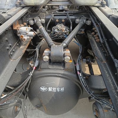 CA4250P66M25T1E6 6X4 Zugfahrzeug mit Servolenkung und DOT-Zertifizierung