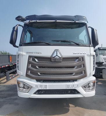 ZZ4257N3247E1H Sinotruk HOWO Traktoranhänger mit 600L Tank und Treibstoff