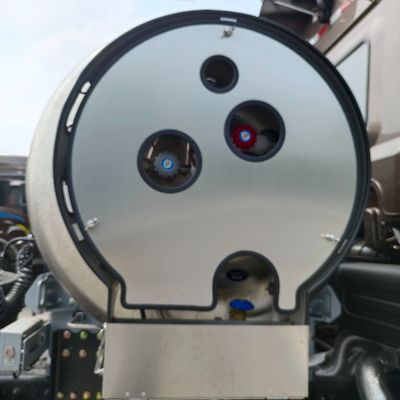 Nationaler Schwerlastwagen LNG-Traktor Transportfahrzeug mit Rohrlosreifenkonstruktion