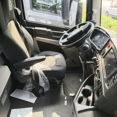 Haowo LNG Traktor Lkw 580 PS bis 700 PS Traktor mit kundenspezifischem Antriebsrad 6 × 4