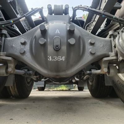 Haowo LNG Traktor Lkw 580 PS bis 700 PS Traktor mit kundenspezifischem Antriebsrad 6 × 4