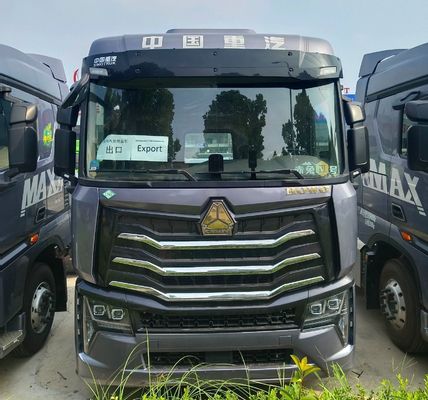 Anpassung 2024 Light HOWO LNG Gas Traktion Truck 6 * 4/4 * 2/6 * 2 480 PS bis 700 PS