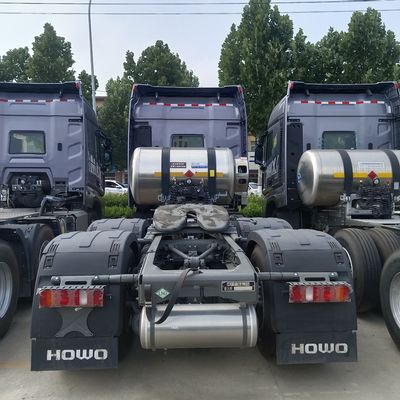 US 2024 Leichtes HOWO LNG Gas Traktionsfahrzeug 6 * 4 480 PS bis 700 PS Transportfahrzeug mit Teilen