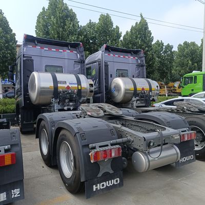 US 2024 Leichtes HOWO LNG Gas Traktionsfahrzeug 6 * 4 480 PS bis 700 PS Transportfahrzeug mit Teilen