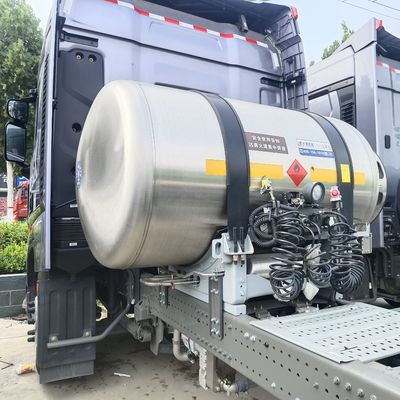 US 2024 Leichtes HOWO LNG Gas Traktionsfahrzeug 6 * 4 480 PS bis 700 PS Transportfahrzeug mit Teilen