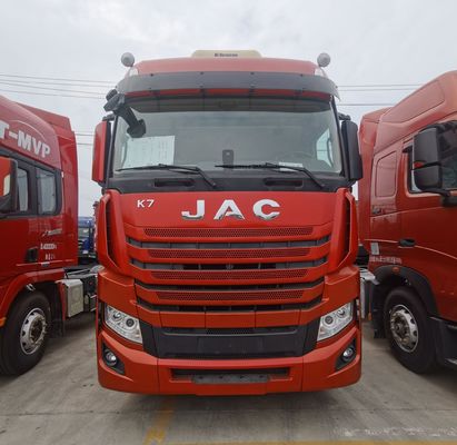 Langstreckenschleppen mit einem JAC 6X4-Lkw mit bequemer Luftfederung erleichtert
