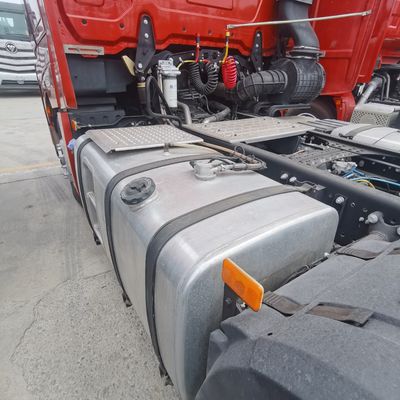 JAC 6X4 Lkw mit 600L Kraftstofftank Rohrloser Reifenentwurf 351-450 PS