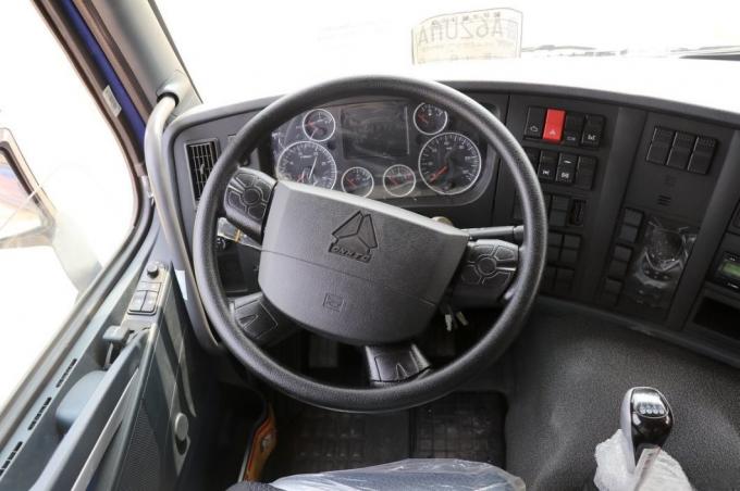 Camion à Benne Basculante Sinotruk HOWO T7h Heavy Card 440 HP Tracor Truck