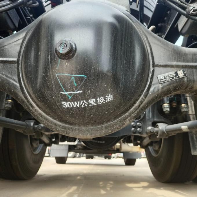2024 China′s New Dongfeng Tianlong 6X4LNG Gas Tractor Truck, Used for Various Transportation