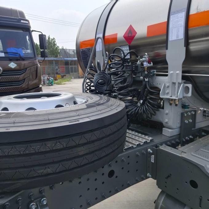 2024 China′s New Shandeka G7h LNG Tractor Truck 6 * 4 480HP to 700HP Transport Truck Tractor Head